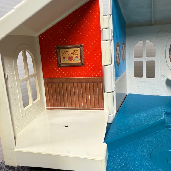 Little Tikes Vintage Fold Away Dollhouse Carry Case Playset w Figure Bed USA - Picture 3 of 16